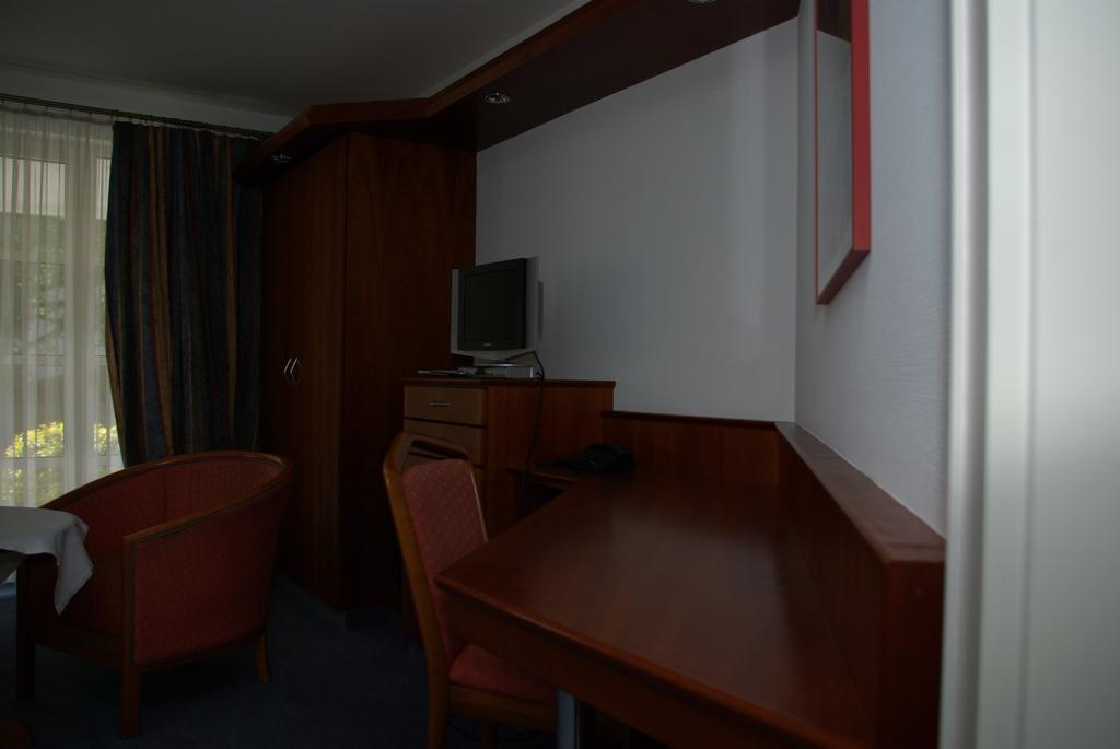 Hotel Alte Bruecke باد هومبرغ فور دير هوه المظهر الخارجي الصورة